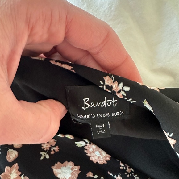 Bardot floral wrap dress size 6/S. New without tags. - Picture 5 of 5